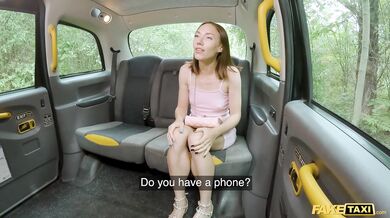 She gets fucked in my Taxi