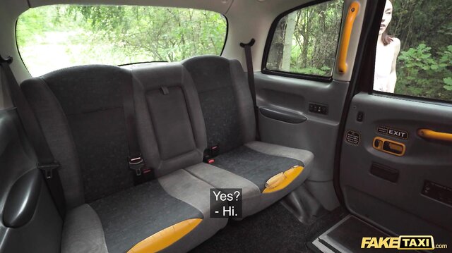 She gets fucked in my Taxi