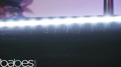 Sexy striptérka Kiki Klout sa poriadne predviedla a potom si osedlala Chada Whita