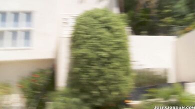 Prsatá blondínka Kennedy Leigh si nechala poriadne pretiahnuť kundu veľkým károm