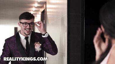 Yorgelis Carrillo ušla od nudného frajera aby si nechala poriadne prepichnúť dierku