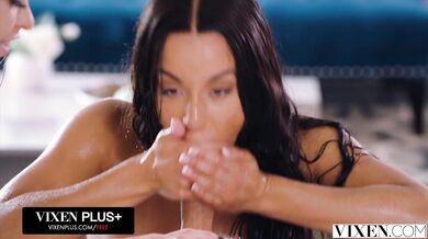 Beauties Riley Reid And Teanna Trump love to be bad