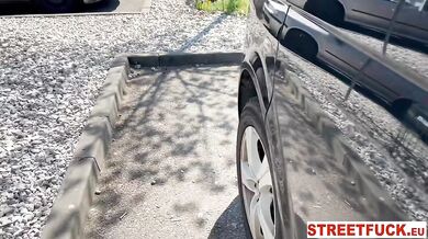 Stacy Cruz dostala v lese pořádnou nálož přímo do kundy