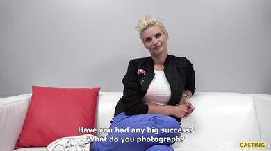 Nadržená Petra si na castingu nechala poctivě vyprášit svou blonďatou dírku