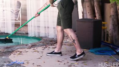 Squirting MILF Charlie Phoenix