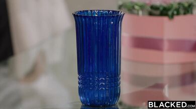 Jada Stevens a parta nýmf v brutálnej porno kompilácii