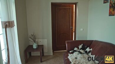 Olivia Sparkle si nechá roztiahnuť kundu za peniaze